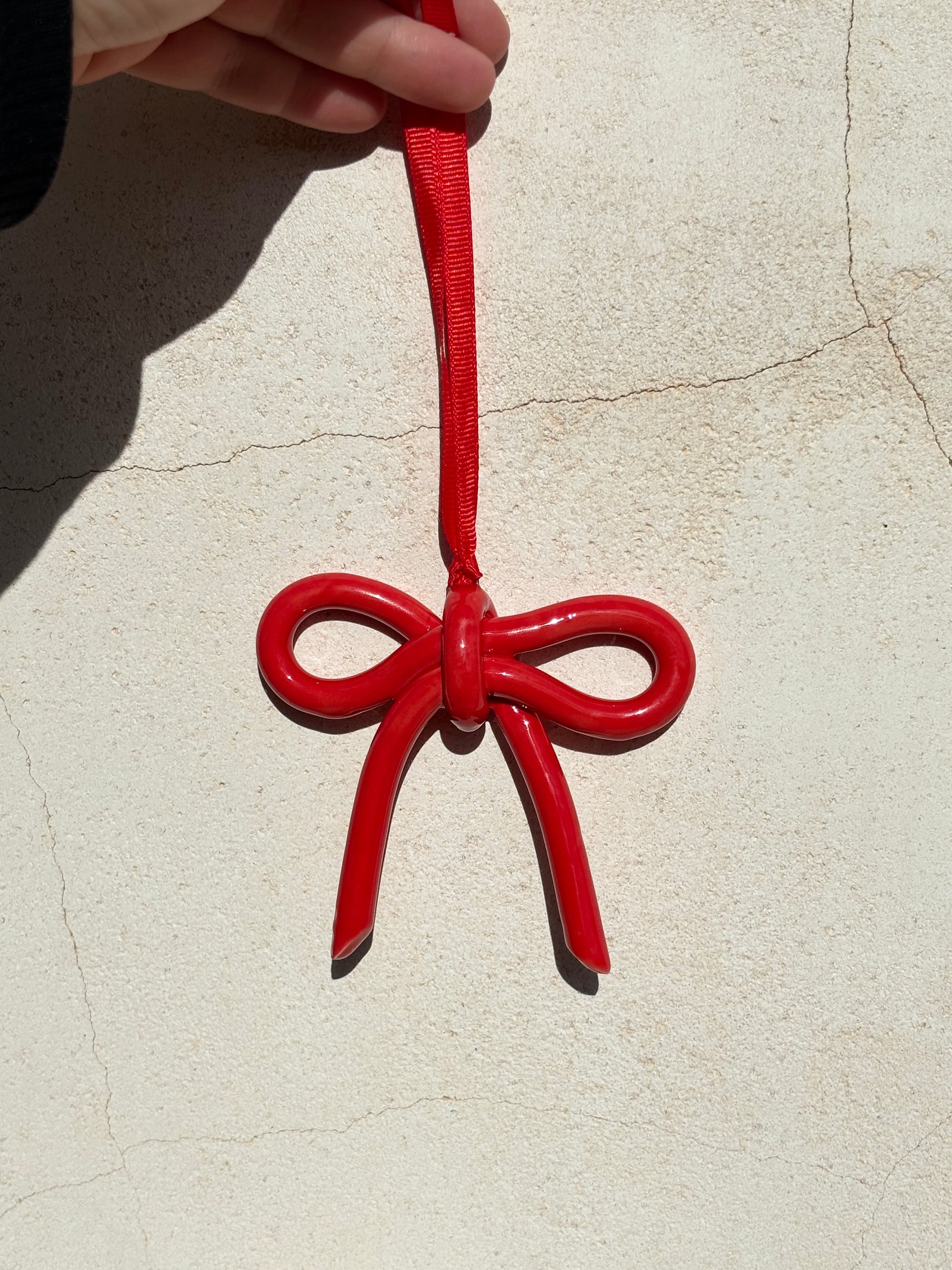 RED BOW HANDMADE CHRISTMAS ORNAMENT - jeje.things