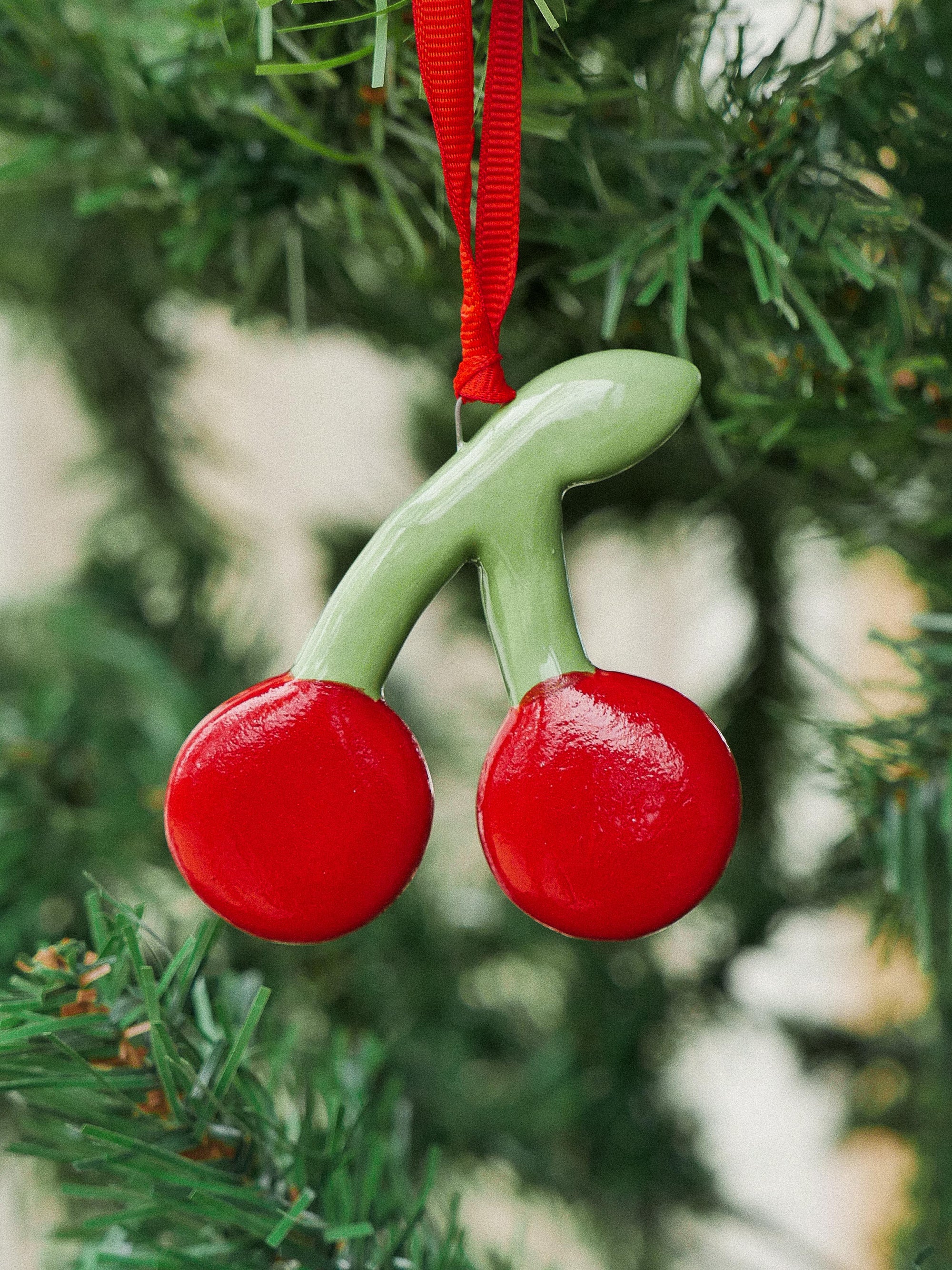 CHERRIES HANDMADE CHRISTMAS ORNAMENT - jeje.things