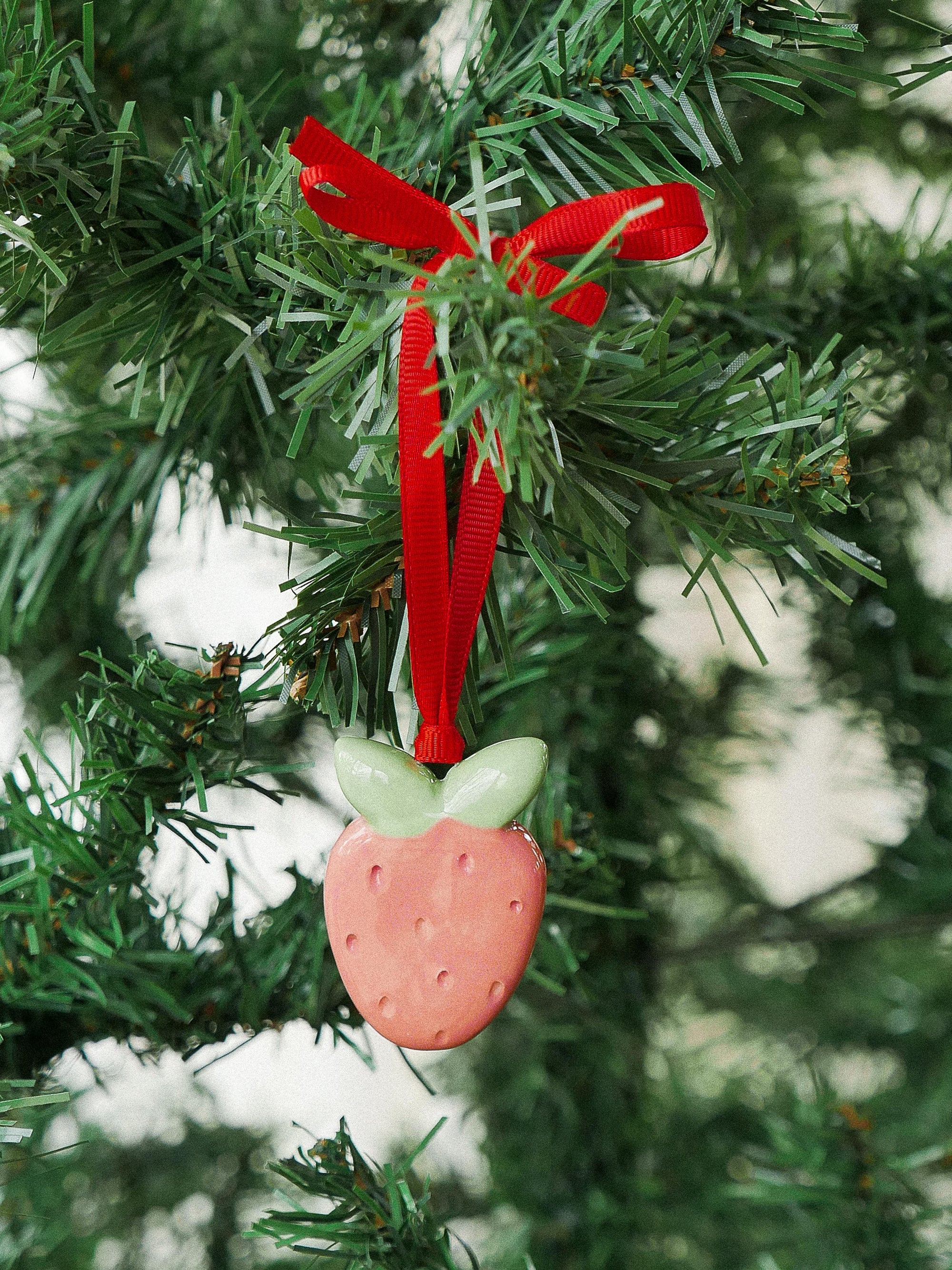 PINK STRAWBERRY HANDMADE CHRISTMAS ORNAMENT - jeje.thing