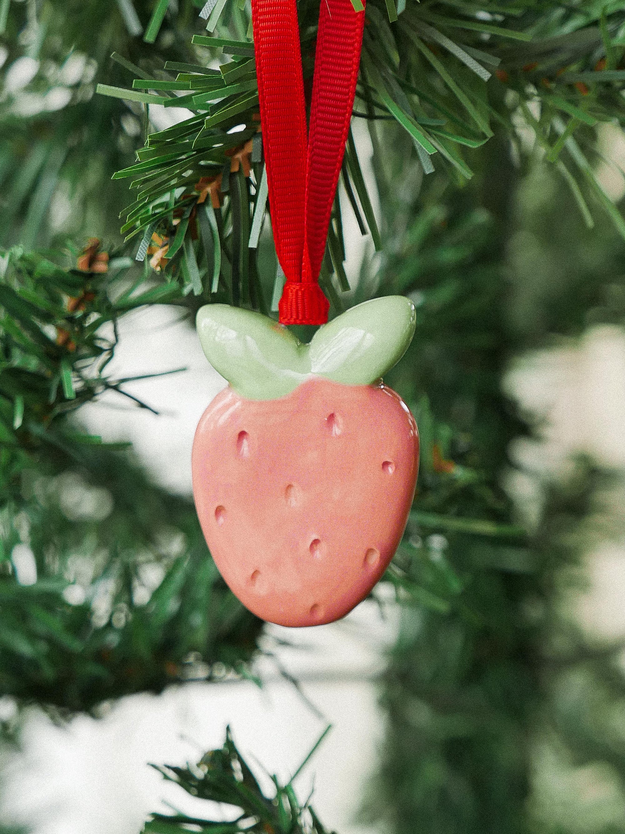 PINK STRAWBERRY HANDMADE CHRISTMAS ORNAMENT - jeje.thing