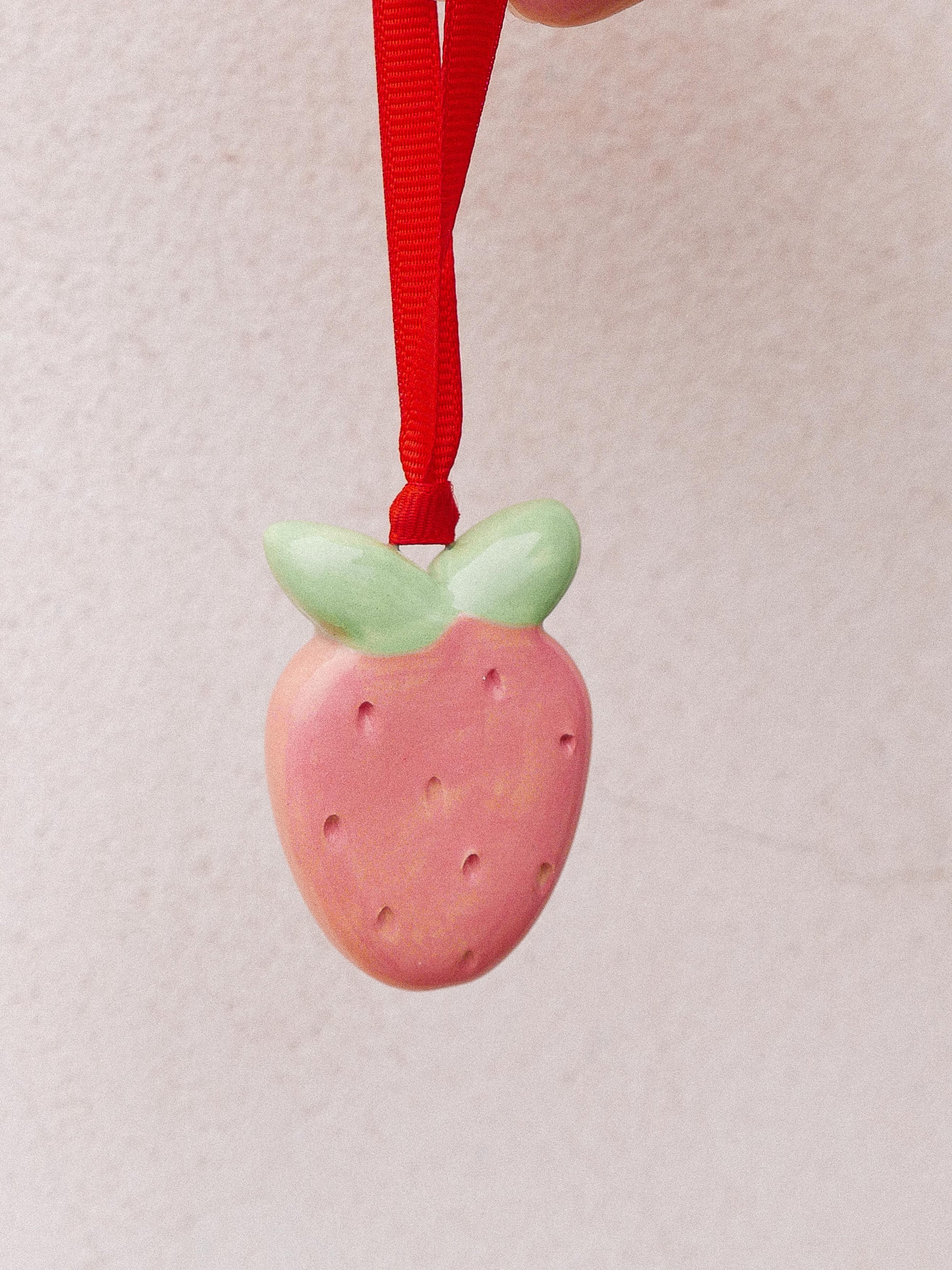 PINK STRAWBERRY HANDMADE CHRISTMAS ORNAMENT - jeje.thing