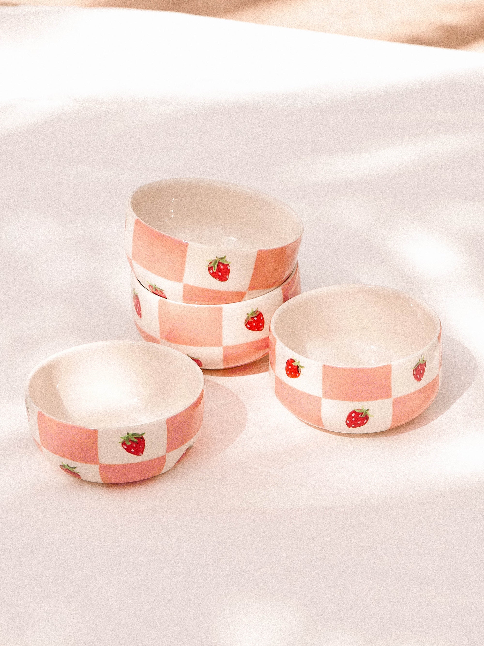 PETITE FRAISE HANDMADE CERAMIC BOWL | jeje.things