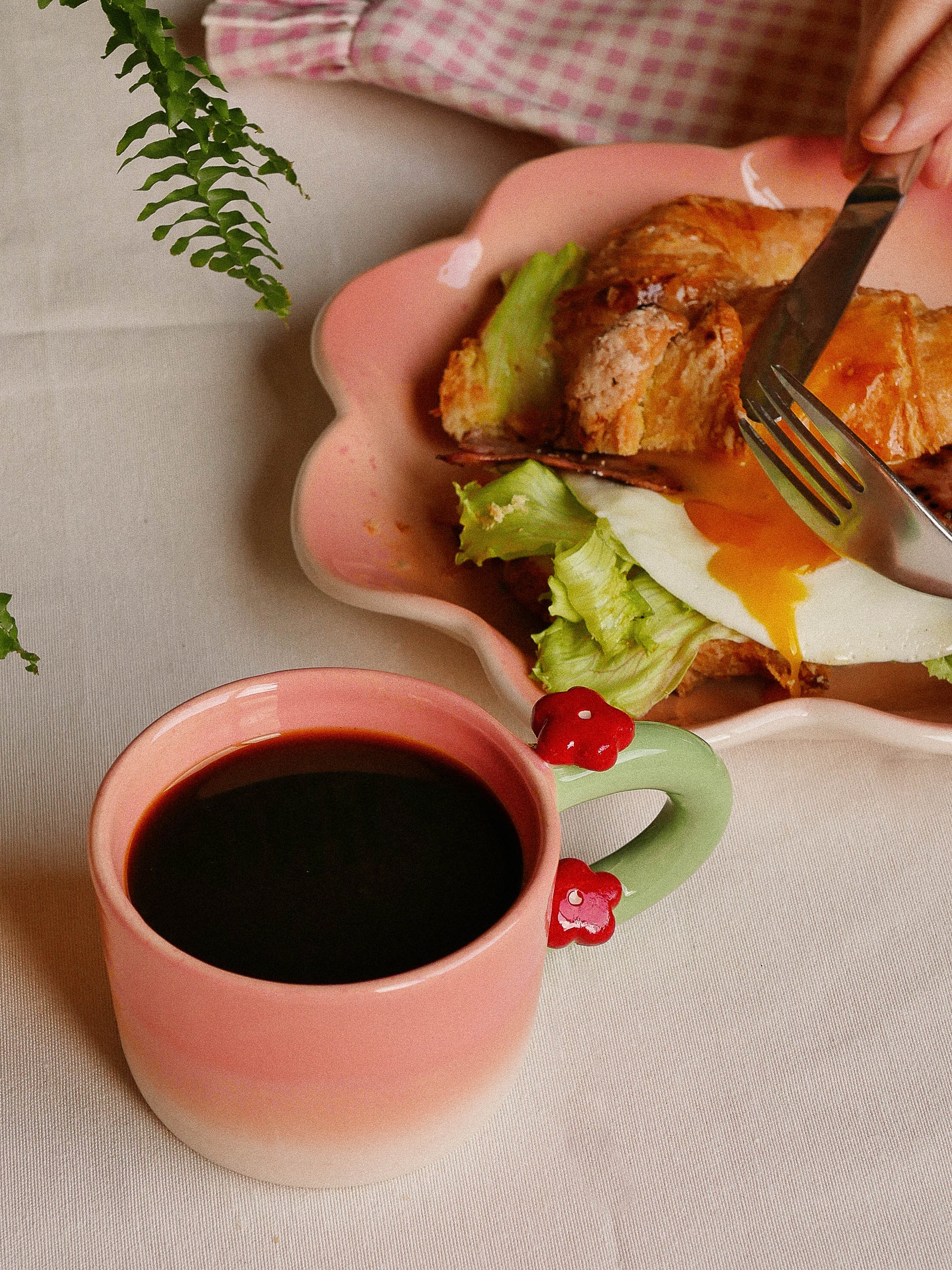 FLORA HANDMADE CERAMIC MUG | jeje.things