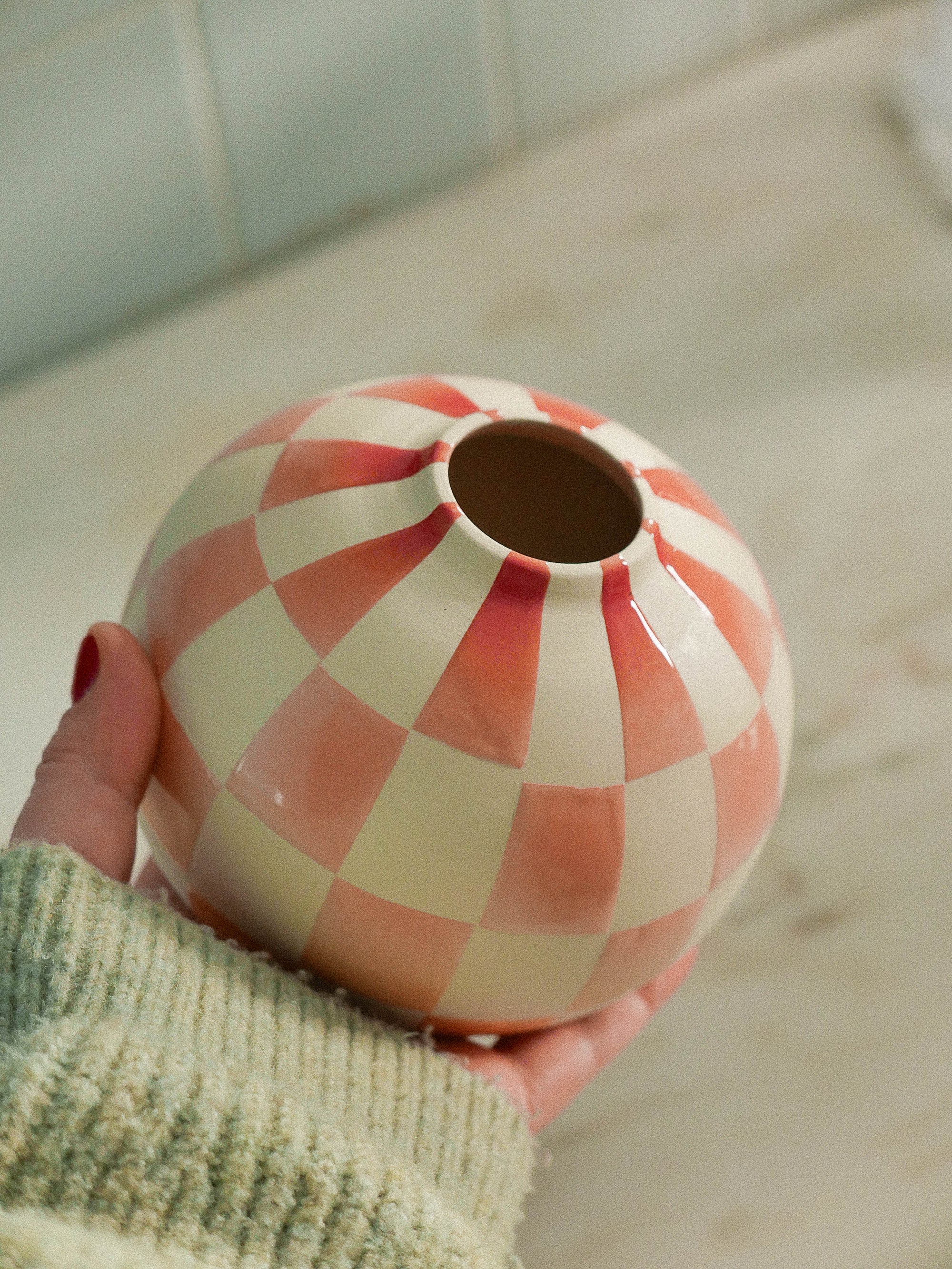 Checkered Vase  - jeje.things