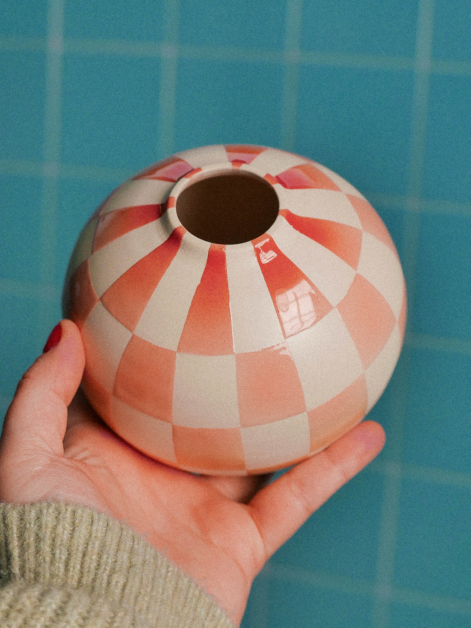 Checkered Vase  - jeje.things