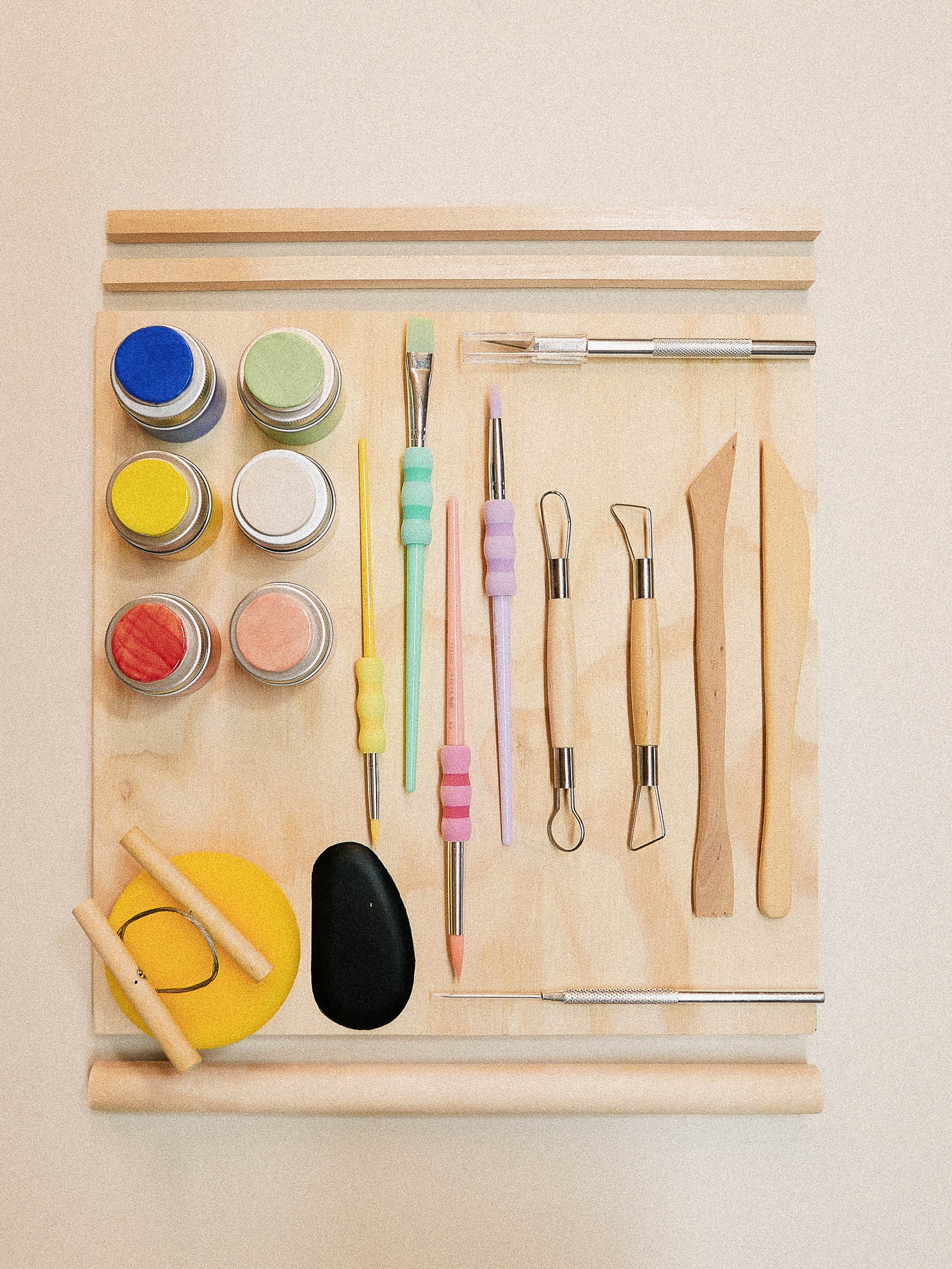 KIT COMPLETO MODELADO Y PINTURA EN CERÁMICA - jeje.things