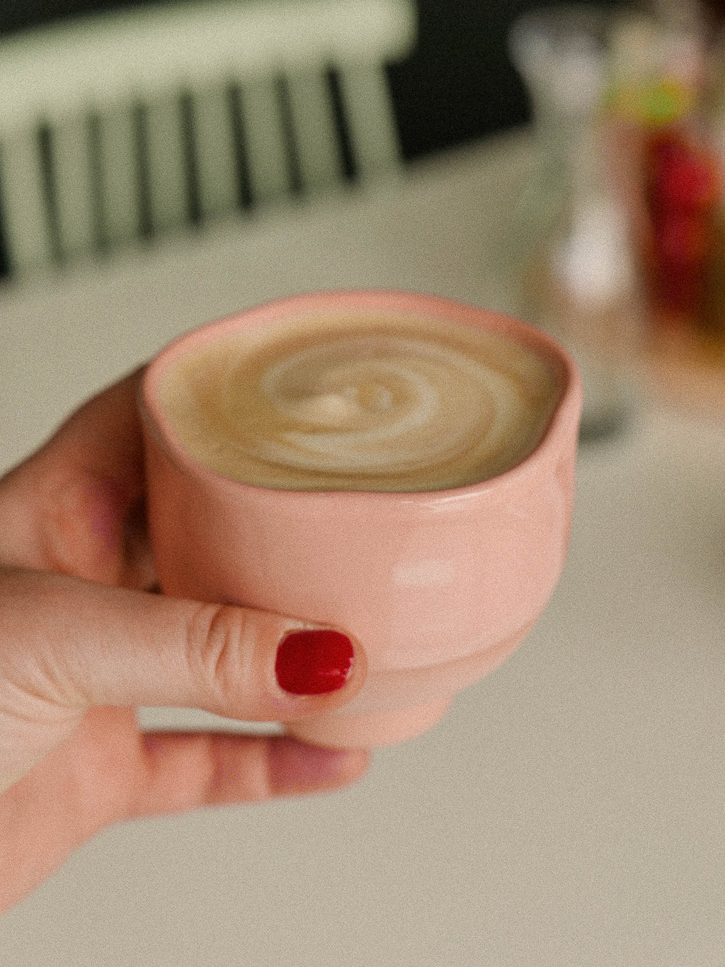 TAZA DE CERÁMICA- NUDE- HECHA A MANO - jeje.things